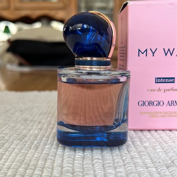 Giorgio Armani My Way Intense perfume - Picture 2 of 3
